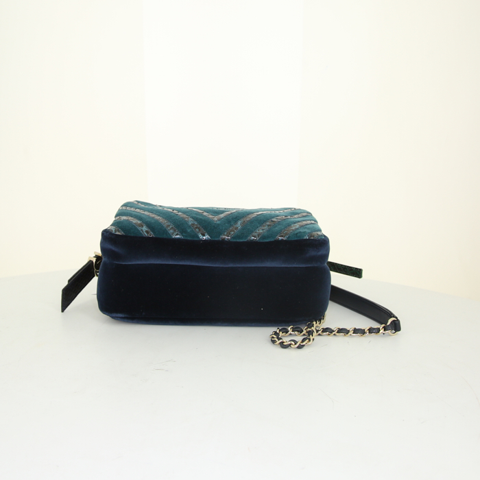 Chanel Camera shoulder bag in blue, turquoise and green velvet and python - Detail D5