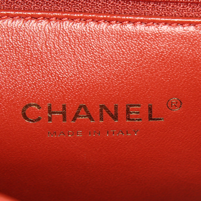 Bolso bandolera Chanel Affinity en cuero granulado rojo y cuero granulado acolchado rojo - Detail D3