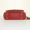 Chanel Affinity shoulder bag in red grained leather and red quilted grained leather - Detail D4 thumbnail