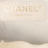 Mochila Chanel Sac à dos en cuero granulado blanquecino - Detail D3 thumbnail