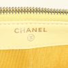 Chanel shoulder bag in yellow lizzard - Detail D3 thumbnail