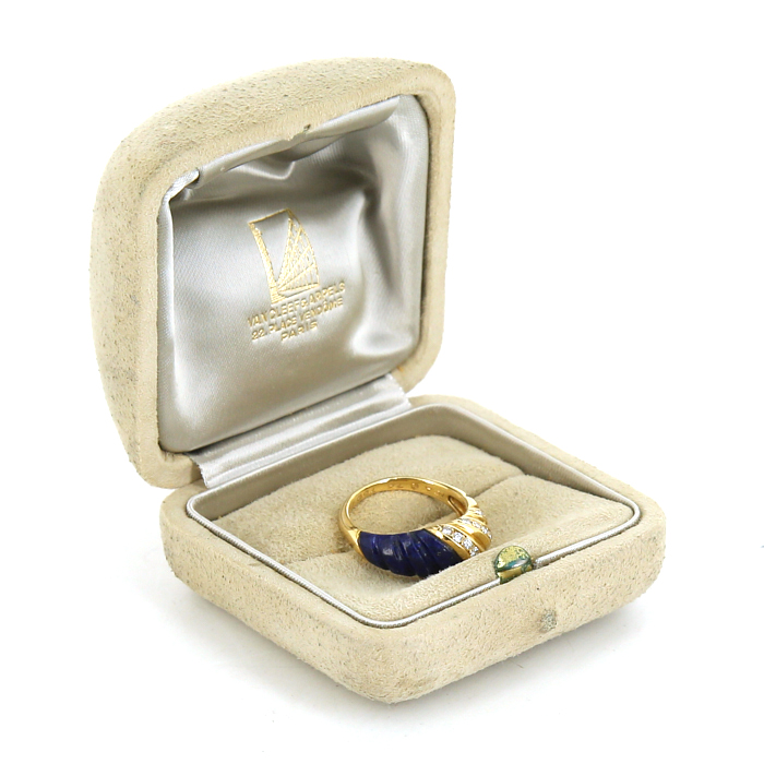 Anello Van Cleef
Arpels in oro giallo, lapislazzuli e diamanti - Detail D2