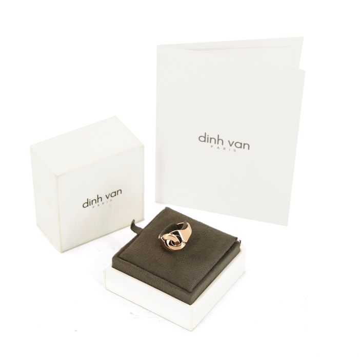 Bague Dinh Van Menottes R12 en or rose - Detail D2