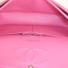 Bolso de mano Chanel Timeless en cuero acolchado rosa - Detail D3 thumbnail
