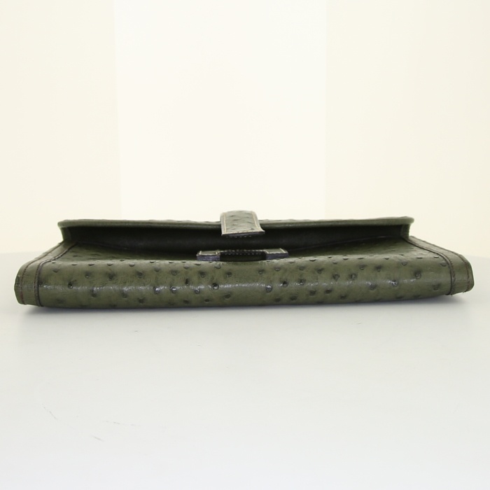 Pochette Hermes Jige in struzzo verde oliva - Detail D4