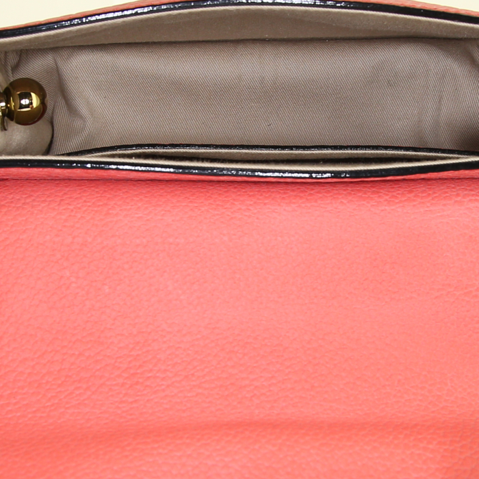 Borsa a tracolla Chloé Sally in pelle verniciata rossa e pelle martellata rosa - Detail D3