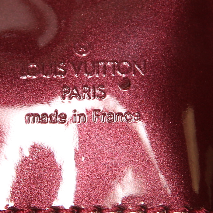 Sac à main Louis Vuitton Melrose Avenue en cuir verni bordeaux - Detail D3