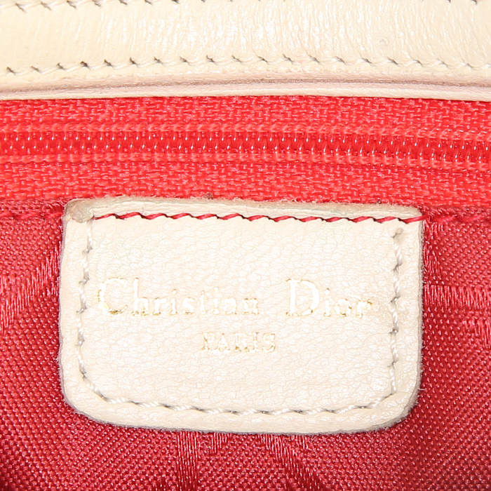 Sac bandoulière Dior Mini Lady Dior en cuir cannage crème - Detail D4