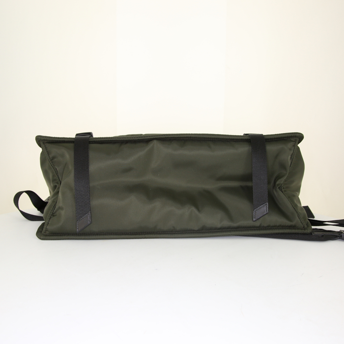 Sac bandoulière Prada Etiquette en toile vert-kaki et cuir noir - Detail D4