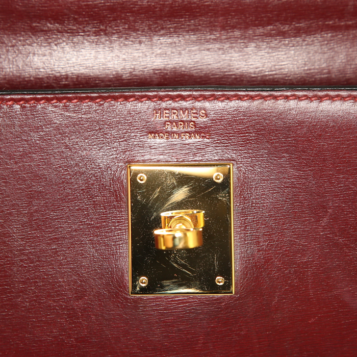 Hermes Kelly 32 cm bag worn on the shoulder or carried in the hand in burgundy box leather - Detail D4
