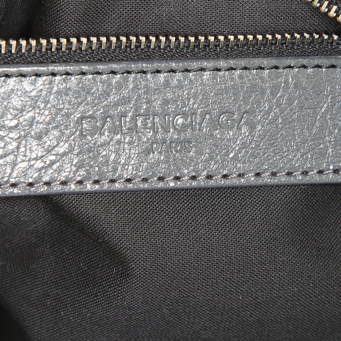 Sac 24 heures Balenciaga Classic City en cuir gris - Detail D4
