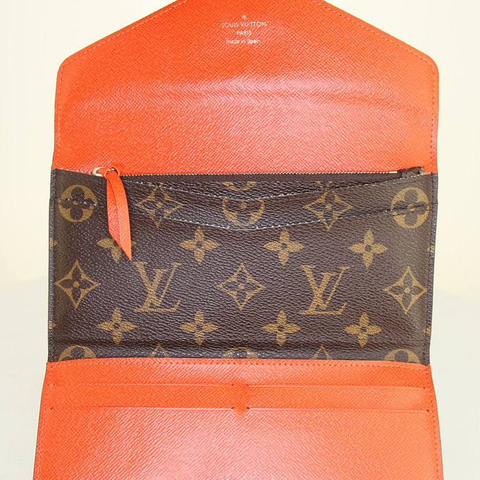 Billetera Louis Vuitton Joséphine en lona Monogram marrón y cuero naranja - Detail D2
