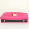 Pochette Louis Vuitton Neoprene Scuba in tela monogram rosa e pelle nera - Detail D4 thumbnail