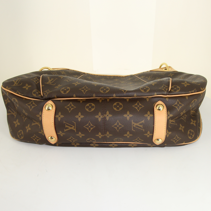 Bolso de mano Louis Vuitton Galliera modelo grande en lona Monogram marrón y cuero natural - Detail D4