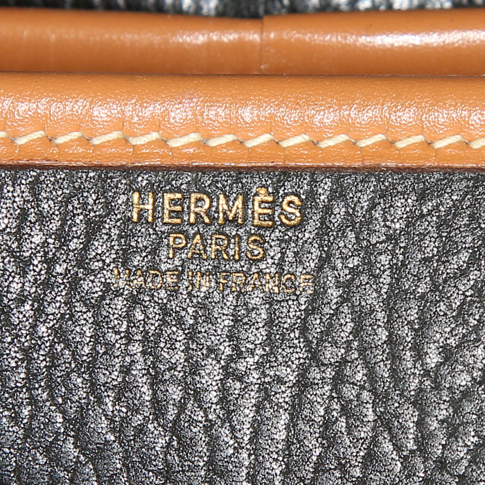 Bolso para llevar al hombro Hermes Nouméa en cuero Fjord negro y cuero natural - Detail D3