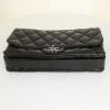 Chanel Timeless shoulder bag in black smooth leather - Detail D5 thumbnail