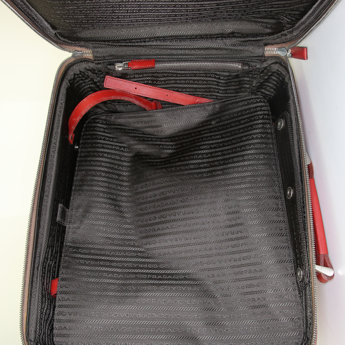Valise Prada en cuir saffiano rouge - Detail D2