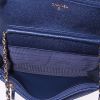 Sac bandoulière Chanel Wallet on Chain en cuir grainé matelassé bleu métallisé - Detail D2 thumbnail