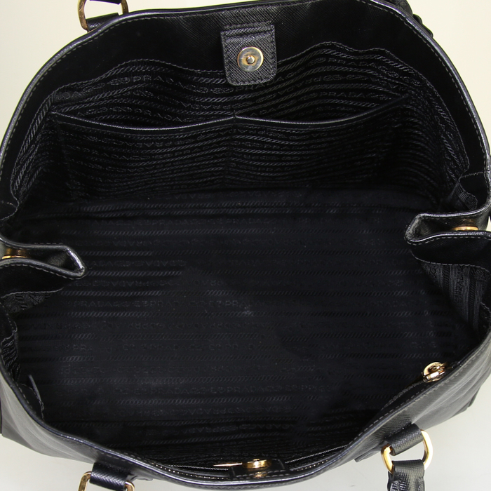 Prada Galleria large model handbag in black leather saffiano - Detail D2