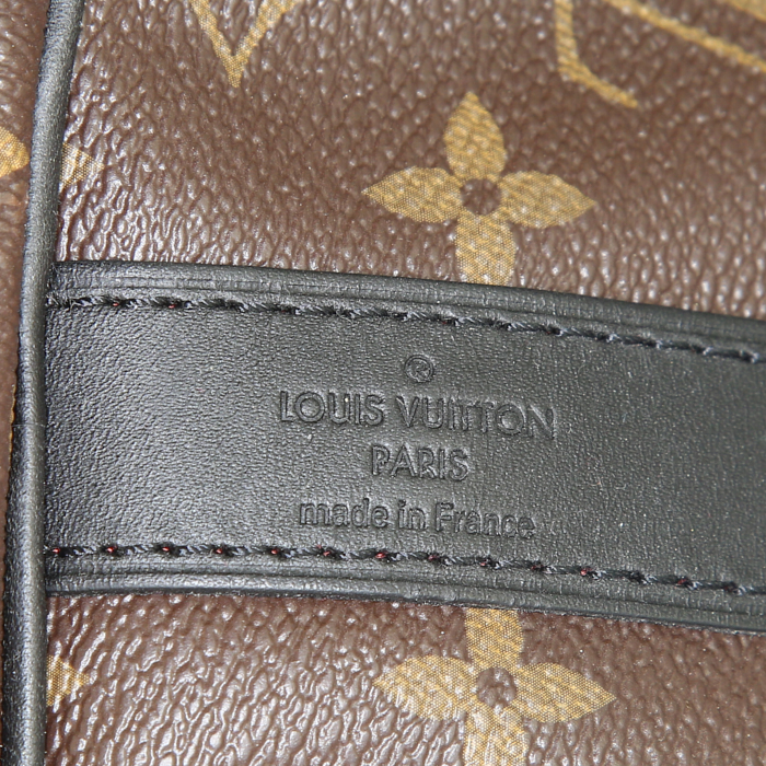 Bolsa de viaje Louis Vuitton Keepall 45 en lona Monogram Macassar y cuero negro - Detail D4