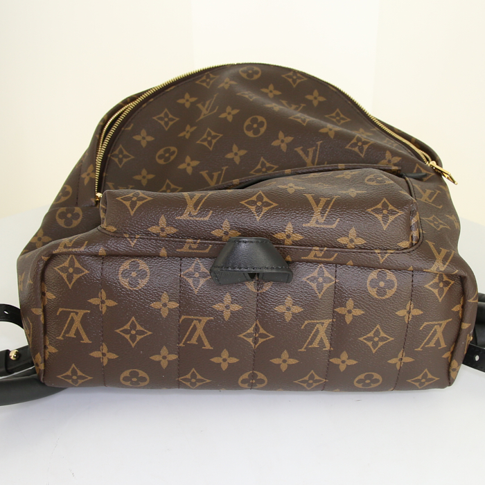 Sac à dos Louis Vuitton Palm Springs Backpack grand modèle en toile monogram marron et cuir noir - Detail D4