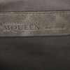 Bolso bandolera Alexander McQueen Faithful en cuero gris - Detail D4 thumbnail