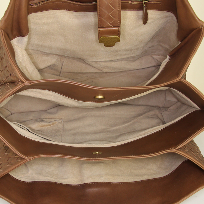 Bottega Veneta Roma handbag in brown intrecciato leather - Detail D2