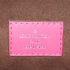 Louis Vuitton Cluny handbag in pink epi leather - Detail D4 thumbnail