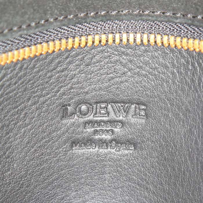 Loewe Amazona large model 24 hours bag in black leather and black suede - Detail D3
