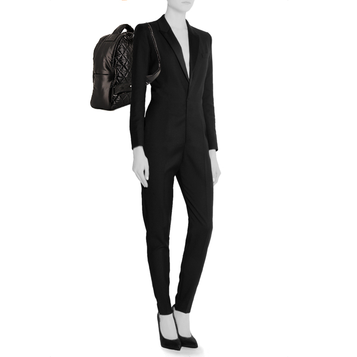 Sac à dos Chanel Coco Cocoon en toile matelassée noire et cuir noir - Detail D1