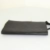 Bolsito de mano Louis Vuitton Pochette accessoires en cuero Epi negro - Detail D4 thumbnail