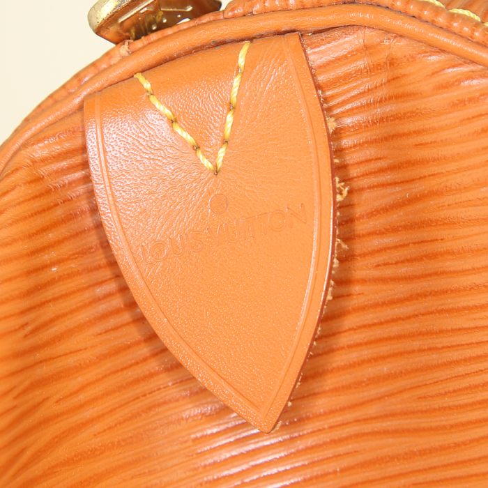 Bolsa de viaje Louis Vuitton Keepall 55 cm en cuero Epi color oro - Detail D3