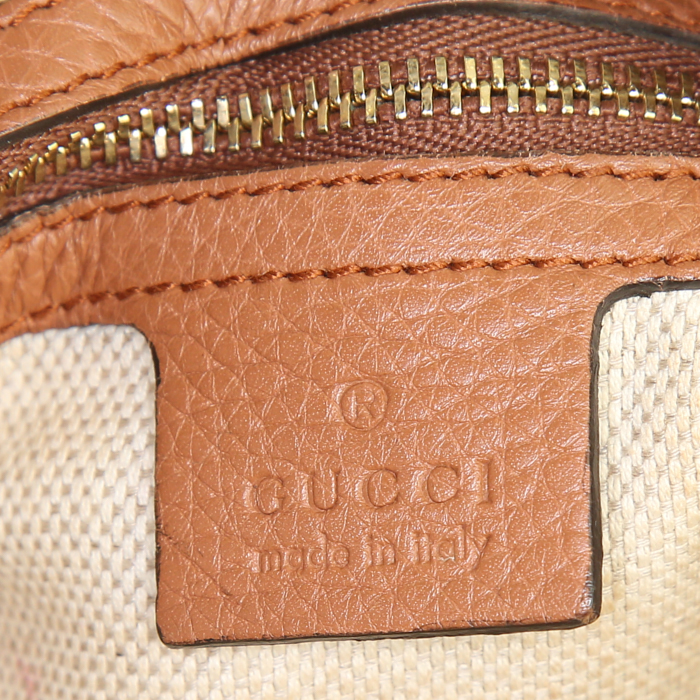 Sac à main Gucci Soho en cuir grainé marron - Detail D3
