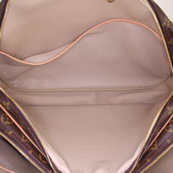 Borsa weekend Louis Vuitton Trouville modello grande in tela monogram marrone e pelle naturale - Detail D3