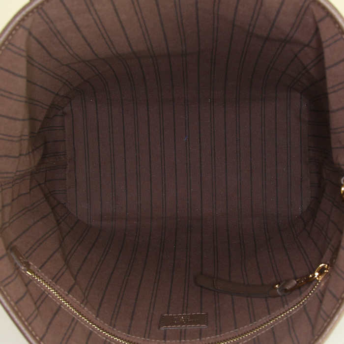 Sac cabas Louis Vuitton en cuir monogram empreinte marron - Detail D2