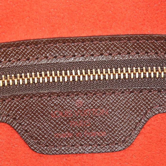 Sac Louis Vuitton Triana en toile damier ébène et cuir marron - Detail D3