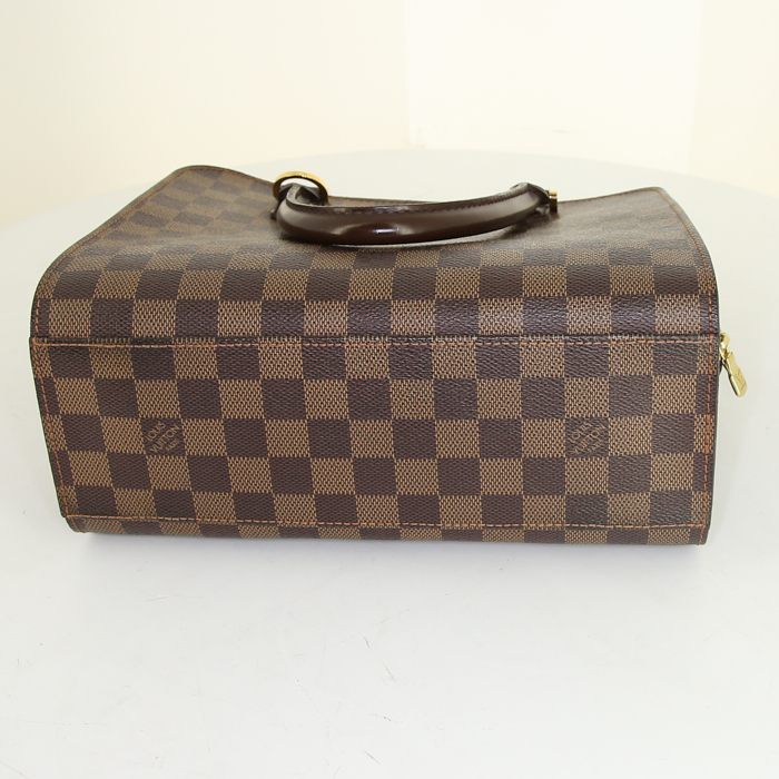 Bolso Louis Vuitton Triana en lona a cuadros ébano y cuero marrón - Detail D4