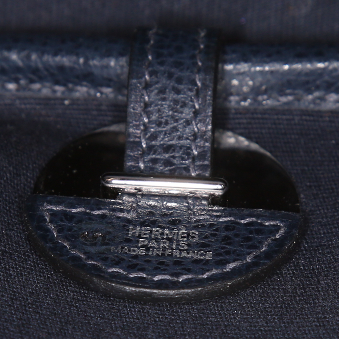 Borsa da spalla o a mano Hermes Colorado in pelle martellata blu e tela blu - Detail D3