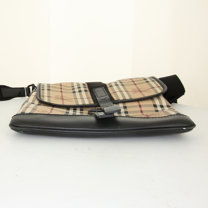 Burberry shoulder bag in beige Haymarket canvas and black leather - Detail D4