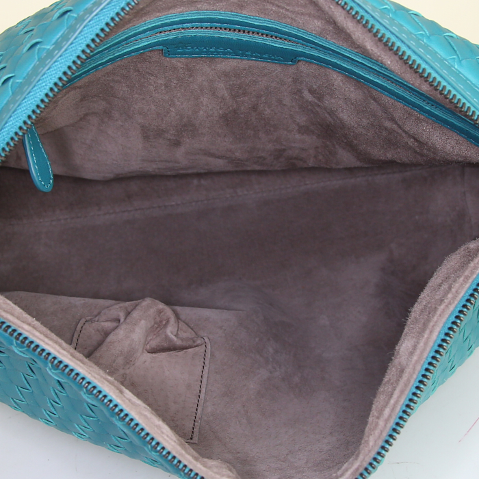 Sac porté épaule Bottega Veneta en cuir tressé bleu - Detail D2