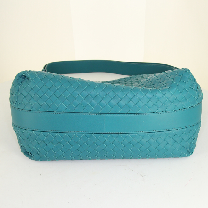 Sac porté épaule Bottega Veneta en cuir tressé bleu - Detail D4