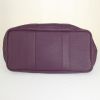 Hermes Garden shopping bag in purple Raisin leather clémence - Detail D4 thumbnail