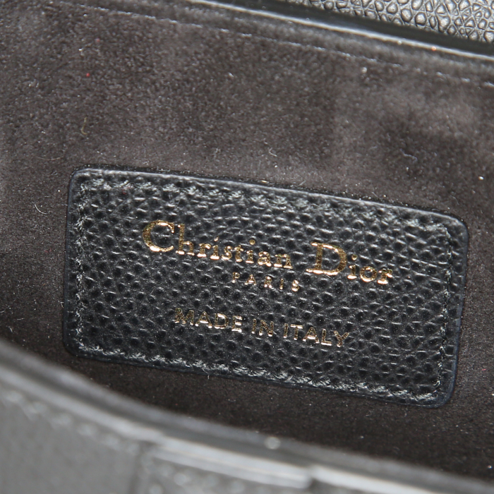 Borsa da spalla o a mano Dior Saddle piccolo in pelle martellata nera - Detail D4