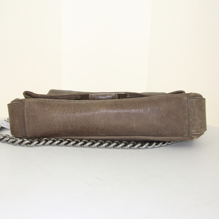 Celine Watch Me Work bag worn on the shoulder or carried in the hand in taupe leather - Detail D5