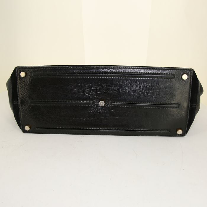 Bolso de mano Yves Saint Laurent Muse Two modelo grande en charol negro y ante negro - Detail D4