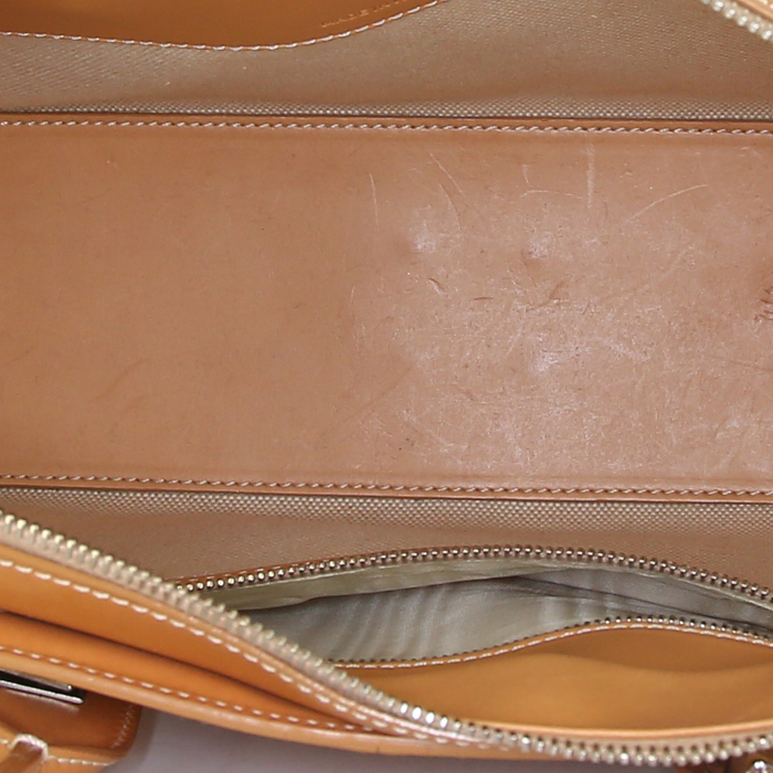 Tod's D-Bag bag worn on the shoulder or carried in the hand in beige - Detail D3