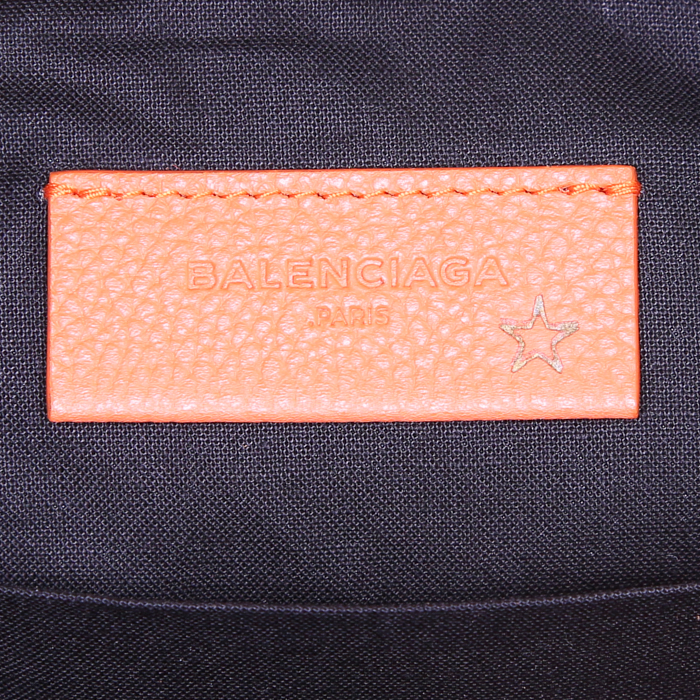Balenciaga Arena pouch in orange leather - Detail D3