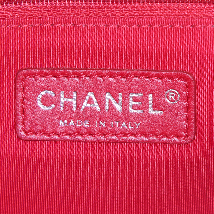 Borsa a tracolla Chanel Edition Limitée in pelle verniciata rossa - Detail D4