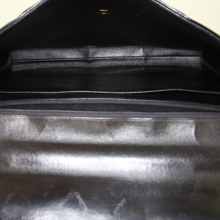 Chanel briefcase in black patent quilted leather - Detail D2