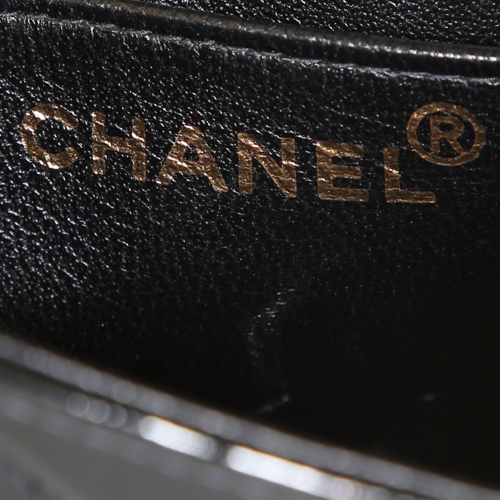 Chanel briefcase in black patent quilted leather - Detail D3